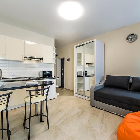 1 Room Apartment Near Peremohy Square Kyjev Exteriér fotografie