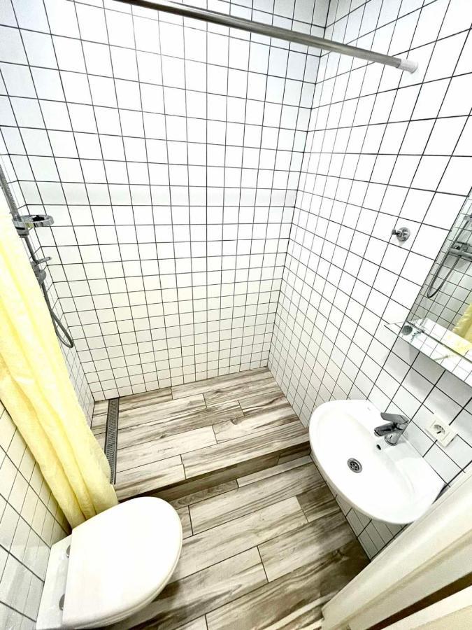 1 Room Apartment Near Peremohy Square Kyjev Exteriér fotografie